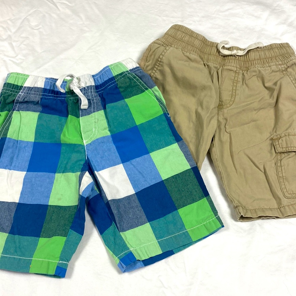 Two pairs of Gymboree boys elastic waist shorts size 6 – checkered & tan